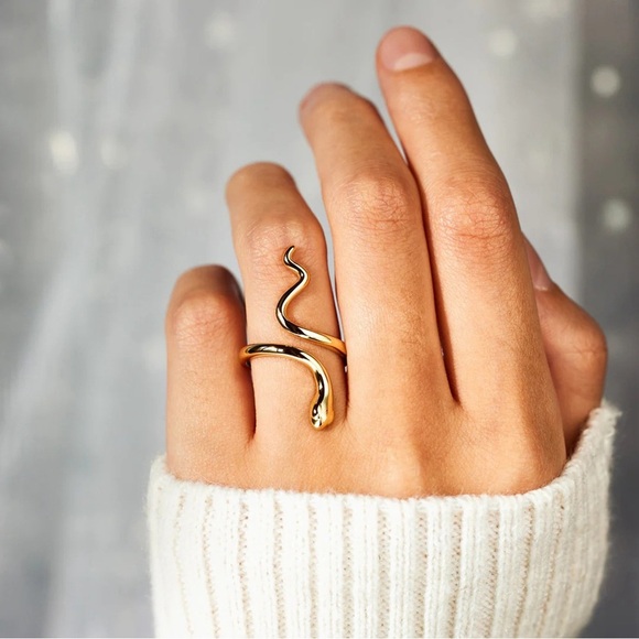 Snake Shape 18K Gold-Plated Bypass Ring - Picture 6 of 9